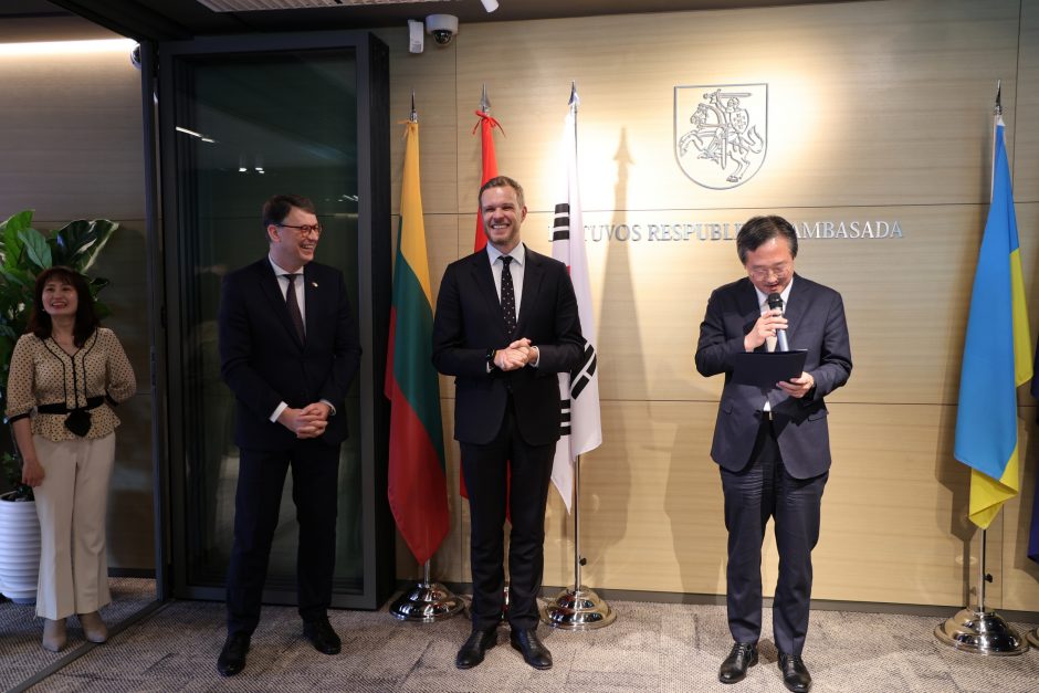 G. Landsbergis oficialiai atidarė Lietuvos ambasadą Pietų Korėjoje