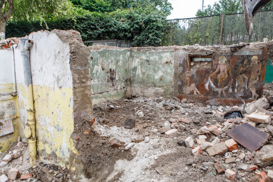 Nerimas Žaliakalnyje: iš nugriauto namo liko tik freska