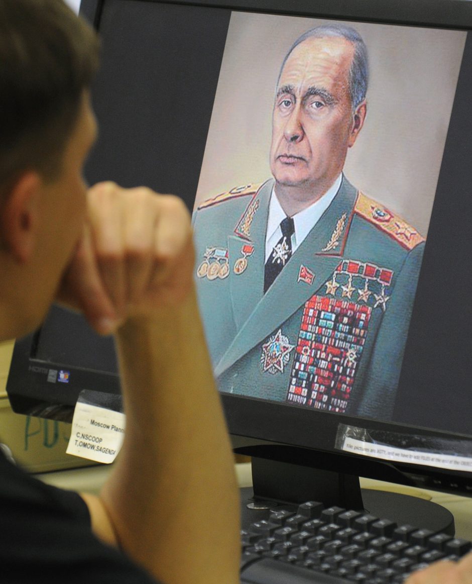 Kremlius veržia apynasrį internetui: kuriama ribojimo sistema kaip Kinijoje