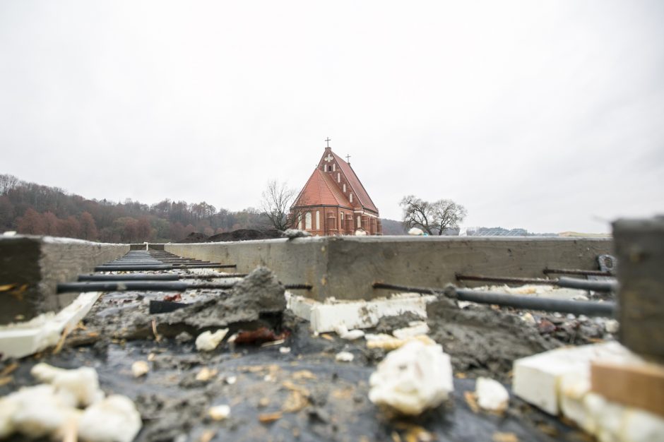 Vaizdas prie Zapyškio bažnyčios sukėlė tikrą audrą: ar čia vieta betono luitams?
