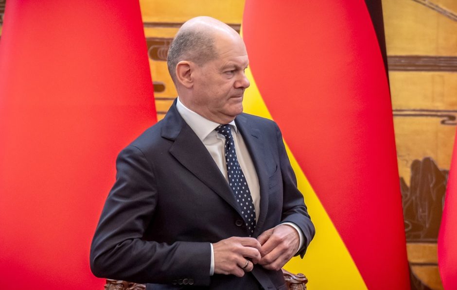 O. Scholzas sako paprašęs kinų prezidento paspausti Rusiją dėl jos karo Ukrainoje
