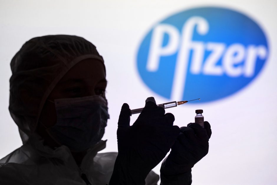 „Pfizer“ ir „BioNTech“ vakcinos vėluos trumpiau, nei skelbta anksčiau