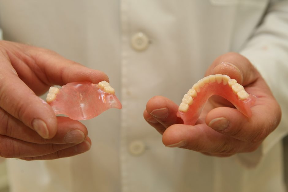 Dantų protezavimas: mitai ir tikrovė