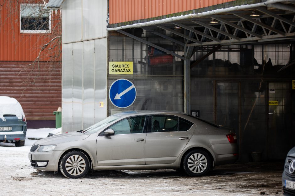 Šiaurės garažuose ieškoma kažko svarbaus: laužiamasi ne tik į juos, bet ir į ten esančius seifus