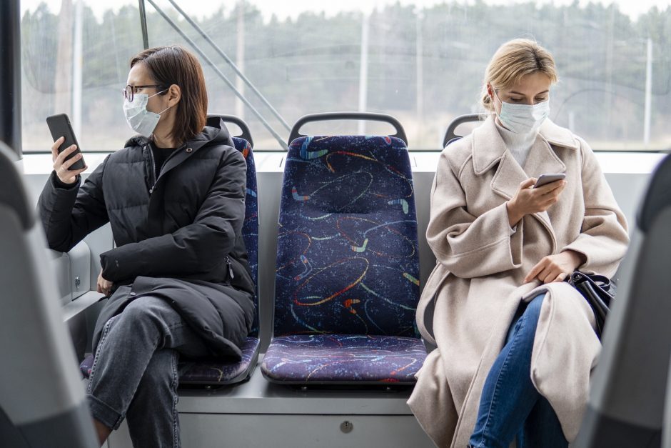 Keleiviai: per pandemiją autobusuose ir troleibusuose šitaip neturėtų būti