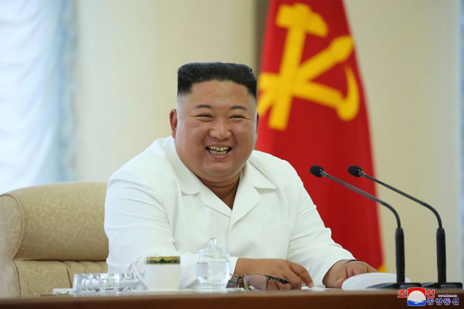 Šiaurės Korėja nutrauks ryšių linijas su Pietų Korėja