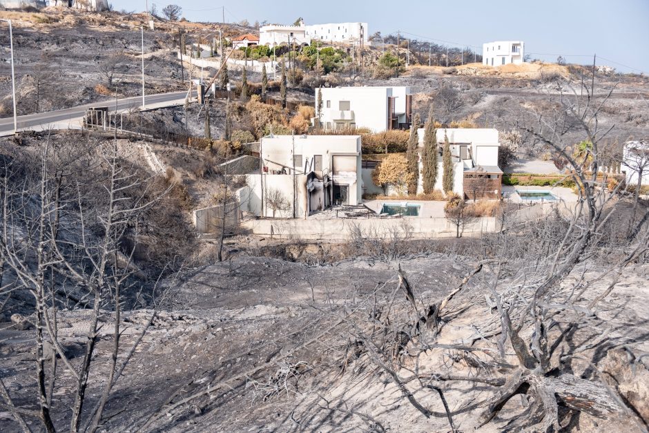 Naujausia žinia iš gaisrų nualintos Graikijos: stiprus vėjas vis dar kelia grėsmę