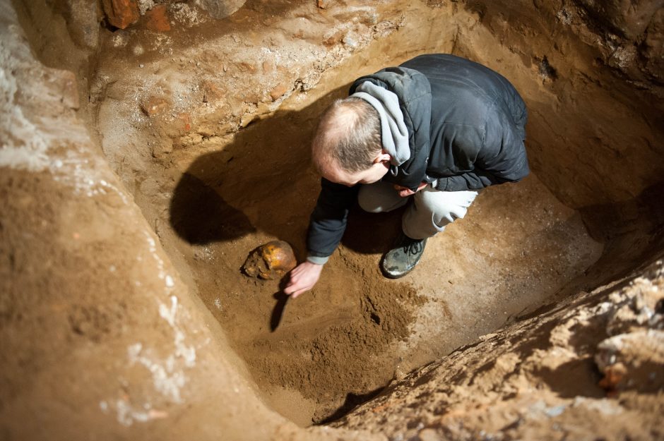 Zapyškio bažnyčioje archeologams padeda lobių ieškotojai