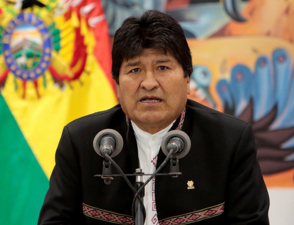 Iš Bolivijos pasitraukęs E. Moralesas žada „anksčiau ar vėliau“ sugrįžti į savo šalį