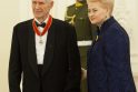 Įvertinimas: architektas restauratorius K.N.Kitkauskas yra apdovanotas ordino „Už nuopelnus Lietuvai“ Komandoro didžiuoju kryžiumi. Nuotraukoje – su prezidente Dalia Grybauskaite.