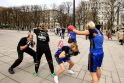 Miestiečiams išjudinti – šokiai, mankšta ir kovos menų treniruotė
