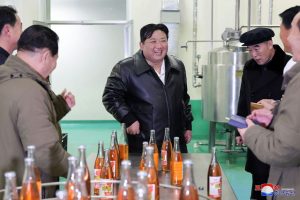 Šiaurės Korėja nutraukia ekonominį bendradarbiavimą su Pietų Korėja