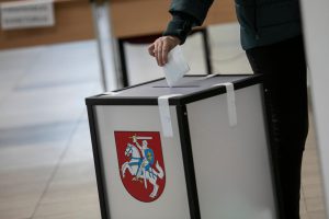 Opozicijos atstovai teigia dėl tiesioginių merų rinkimų balsuojantys užrištomis akimis