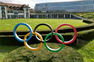 TOK: rusų, baltarusių sportininkai nedalyvaus olimpinių žaidynių atidarymo ceremonijoje 