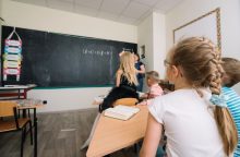Ministerija: šiemet šalies mokyklose dirba beveik tūkstančiu daugiau mokytojų padėjėjų