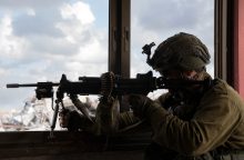 JAV: Izraelis, Gazoje naudodamas JAV suteiktus ginklus, galėjo pažeisti tarptautinę teisę