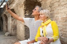 Šeši gajūs mitai apie senjorų keliones – ekspertai siūlo nustoti jais vadovautis