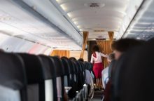 Lėktuvo keleivis apskundė pilotą, kuris skrydžio metu žiūrėjo pornografinius vaizdus